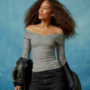 NWT Urban Outfitters BDG Shannen Off The Shoulder Long Sleeve Striped Tee